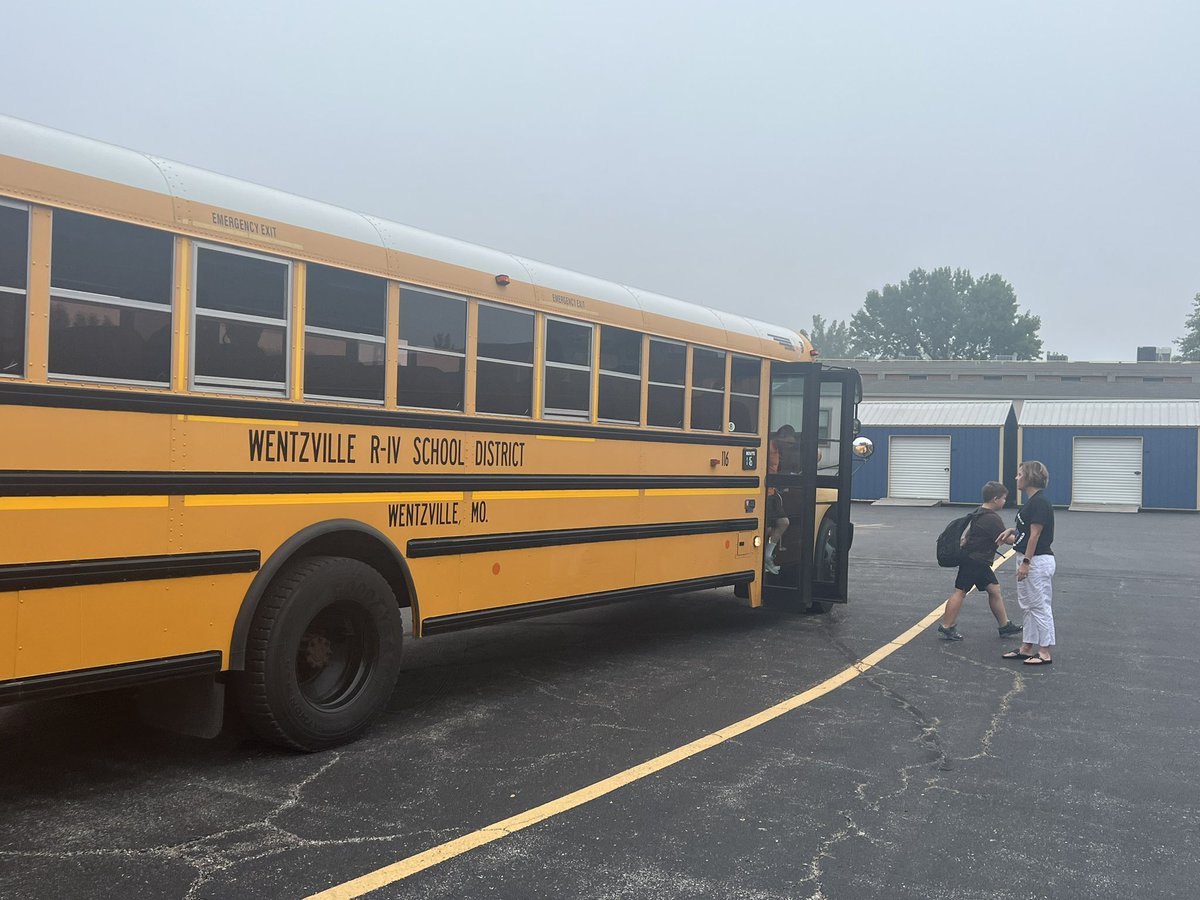 WSDR4Supt's tweet photo. First Day Behind the scenes: Berrey-Place, Support Services, &amp; Transportation!  Keeping the District running!  💙 #WeAreWentzville @WSDinfo @WSDSchoolBus @WSDNutrition https://t.co/wZPBDkYsbS