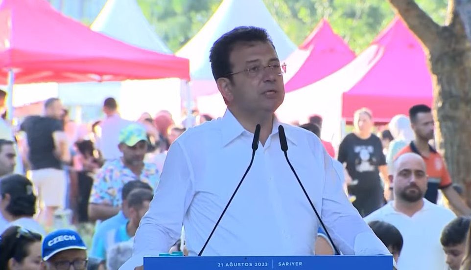 Ekrem İmamoğlu:

İstanbul'u yeniden almak için hayal kurduklarını görüyorum, kursunlar.

İstanbul artık başka bir perdeyi araladı