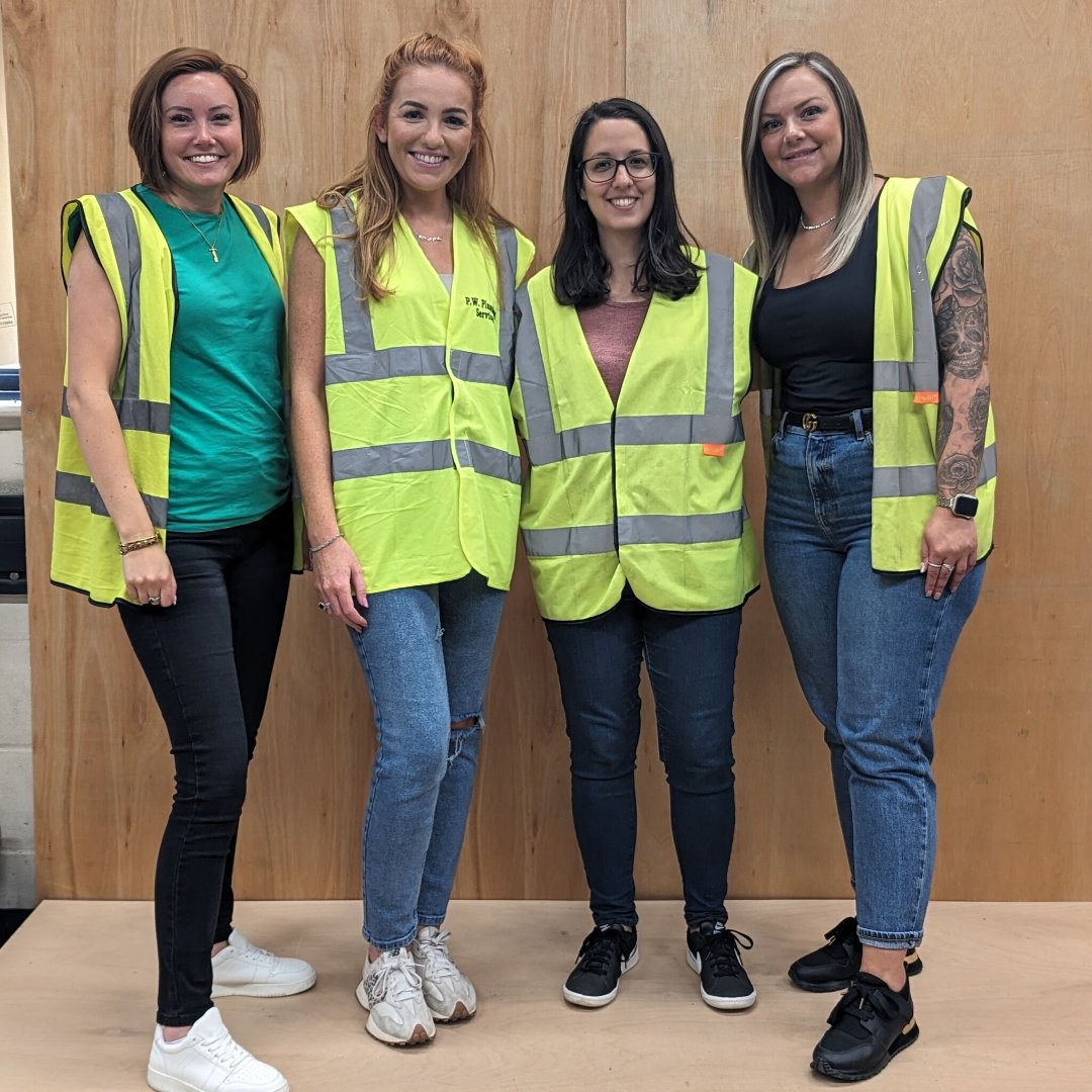 DemelzaCharity's tweet photo. Last week our team were delighted to welcome Megan, Louise, Rhyanne and Chiara from @HMJV_UK to our Maidstone Distribution Centre for a day of volunteering 🛍️

The team worked hard, helping to clear the last of our summer stock ready for the winter changeover - thank you all! 💫 https://t.co/jMQzTBCSef
