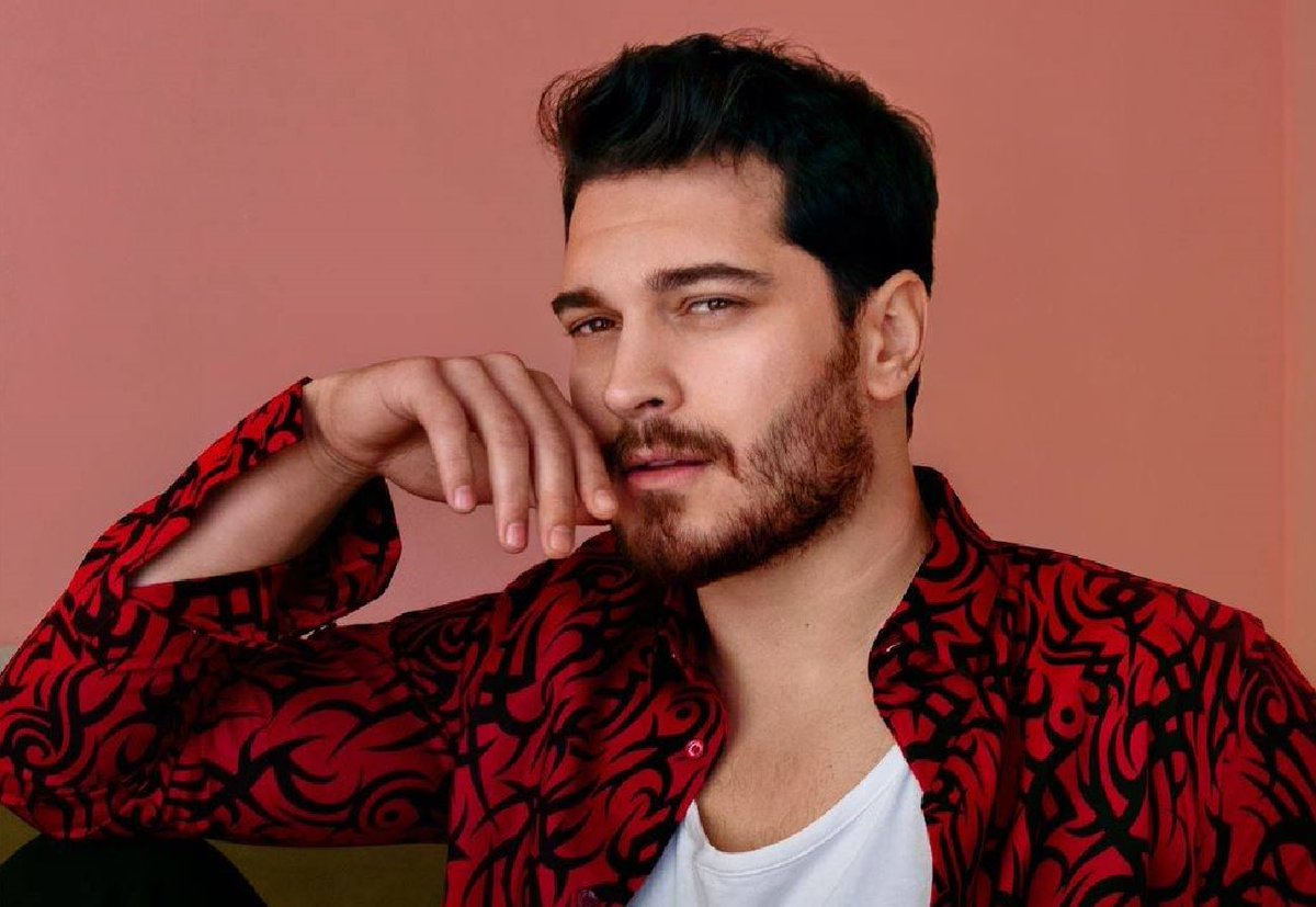 #ÇağatayUlusoy
رسميا : شاتاي اولسوي بطل مسلسل “ الغدار “ من انتاج شركة Ay Yapım لصالح قناة فوكس 🔥