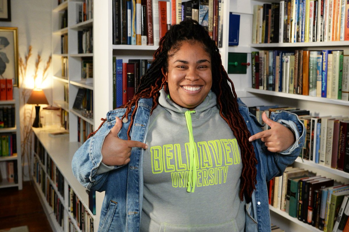 BelhavenU's tweet image. In honor of Angie Thomas ’11, Belhaven University is helping aspiring writers in a major way. The Angie Thomas Writers Scholarship will provide a full-ride scholarship to one incoming creative writing major and additional scholarships to applicants.

gobelhaven.com/AngieThomasWri…