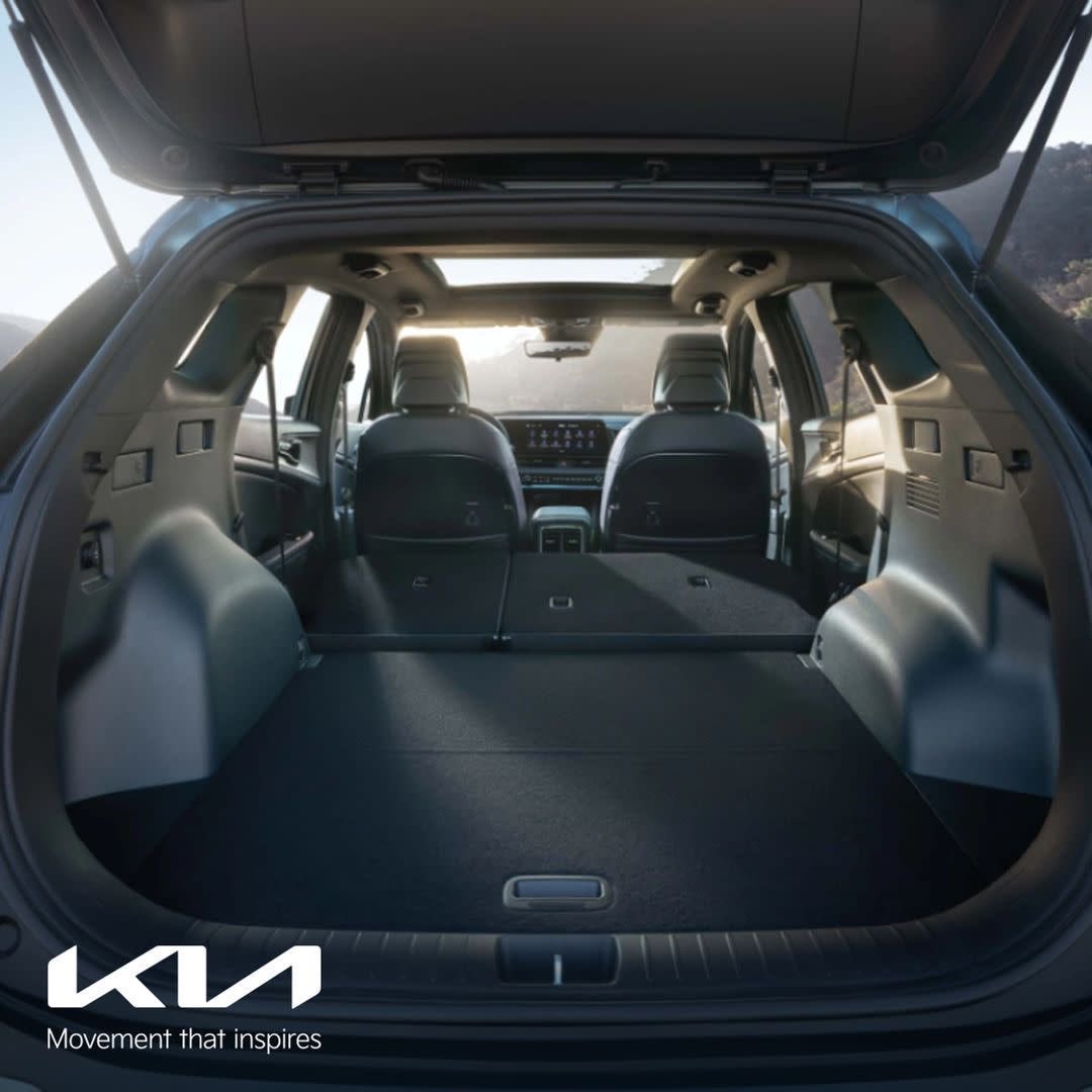 KiaCameroon's tweet photo. _____SPORTAGE Arrival______

The All-new Sportage 2023 available in our Showrooms 

📍Avenue de Gaulle, Bonanjo-Douala
📍Bata Nlongkak, Yaoundé 

#kiacameroon #kiaworldwide #kmauto #movementthatinspires https://t.co/wLURBS1lUV