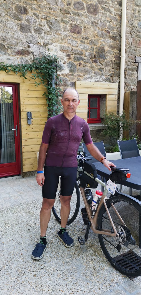 ABx3145's tweet photo. #pbp2023abx arrivé au point de couchage. J'ai eu très chaud cet après midi. 2 h d'avance sur mon plan de marche , je vais pouvoir dormir un peu plus et récupérer. https://t.co/mHIQARNlNx