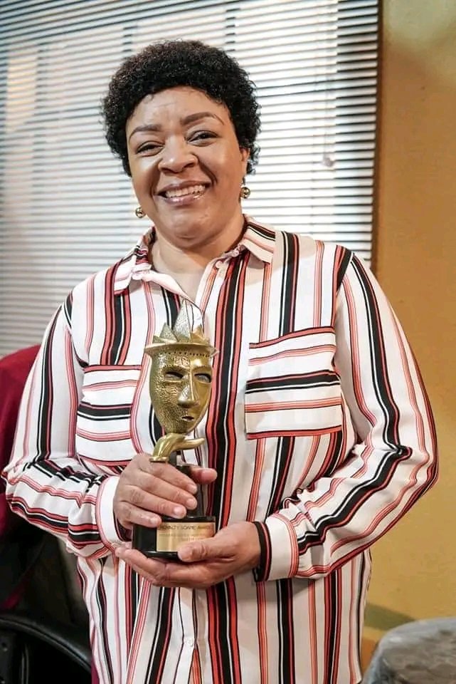 joy_zelda's tweet image. Her name is Elizabeth Serunye She is a Living Legend Retweet if you agree She's a Legend 
#SkeemSaam