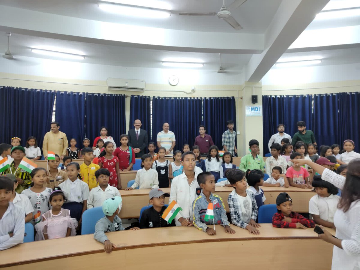 Prayas_mdim's tweet photo. It was a day inundated with the colours of invaluable laughter, abundant zest and heartfelt elation as precious little guests from adjoining villages graced our campus to join us for Team ‘PRAYAS’ Independence Day celebrations.
#IndependenceDay https://t.co/DBfAAUQ3cs