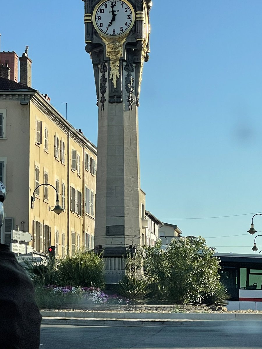 La promesse…
L’exécution…

On se fiche vraiment de nous.

<a href="/Fabien_Bagnon/">Fabien Bagnon 🌿🚨</a> @EELVLyon <a href="/grandlyon/">Métropole de Lyon</a>