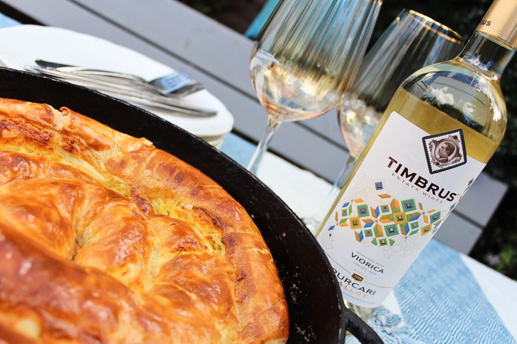 MoldovanWine's tweet photo. The endless Placinta time 😍
We just adore it at any time of the day and in any season.
Wine is a must company to this royal 👑 appetiser 🤩 This time Viorica Wine from Timbrus Winery.
So delicious🥂
https://t.co/JlxDhNBUwZ
#wine #winelover #winetime #whitewine #winelife #drinks https://t.co/IdKMmNdf87