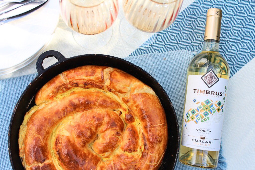 MoldovanWine's tweet photo. The endless Placinta time 😍
We just adore it at any time of the day and in any season.
Wine is a must company to this royal 👑 appetiser 🤩 This time Viorica Wine from Timbrus Winery.
So delicious🥂
https://t.co/JlxDhNBUwZ
#wine #winelover #winetime #whitewine #winelife #drinks https://t.co/IdKMmNdf87