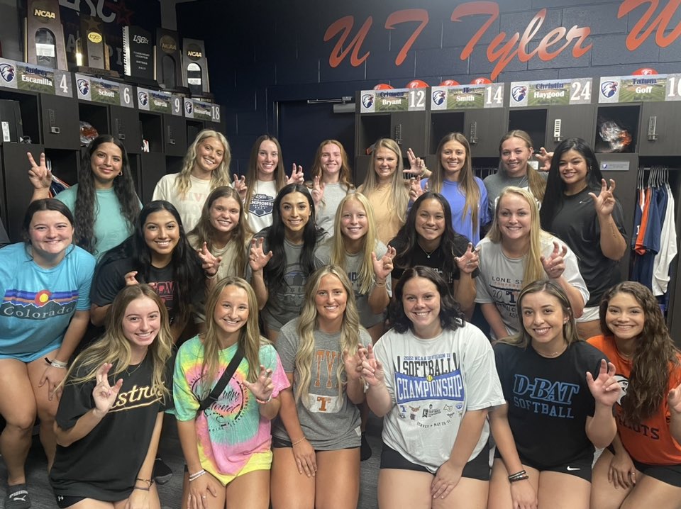 This group is ready to take on the 2023-2024 school year! Team 20 First Day of School Vibes 💻📚💙🧡#GoPats