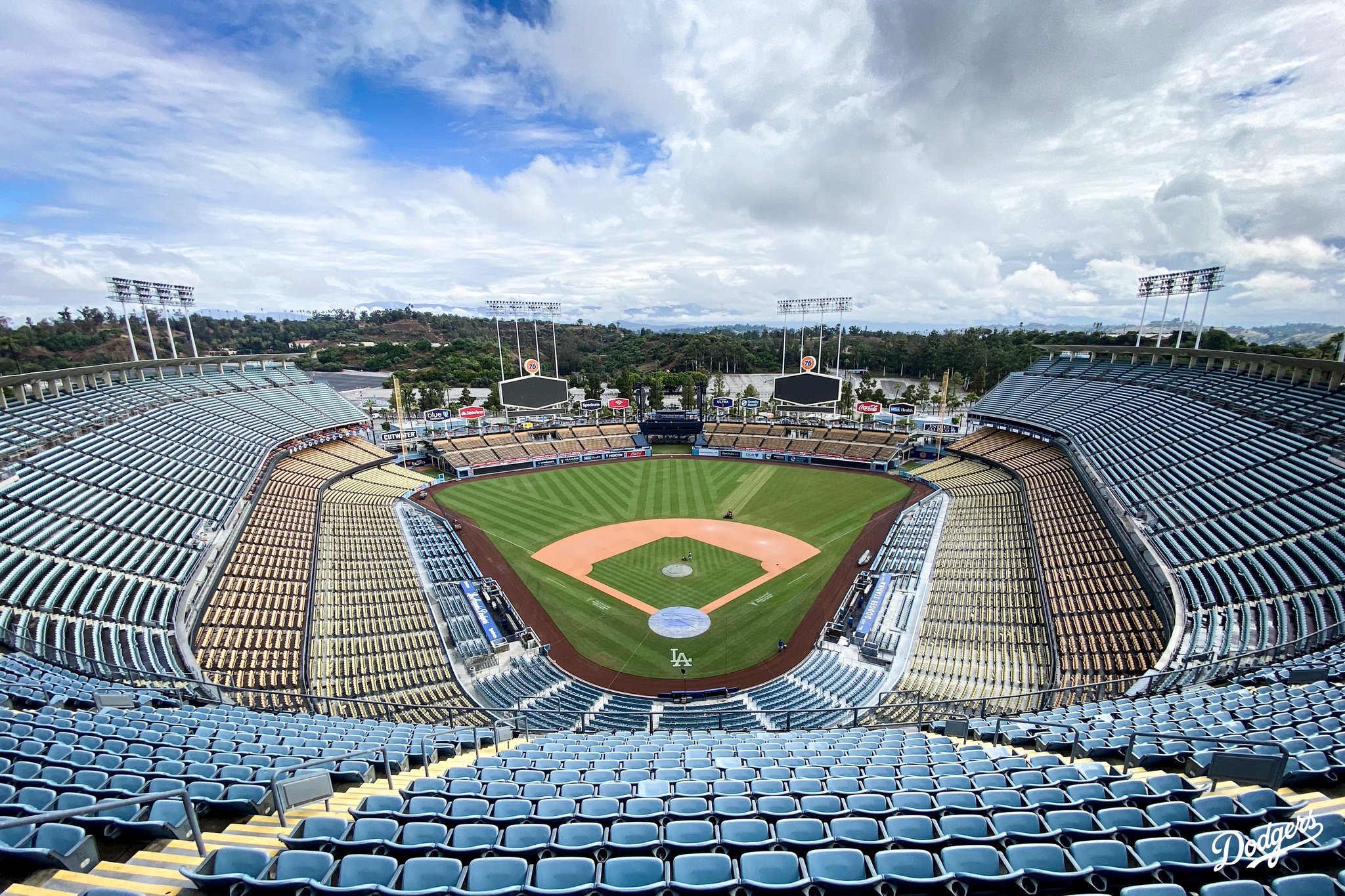 Los Angeles Dodgers on X: Dodger Stadium trending? We get it. It looks  beautiful this morning.  / X