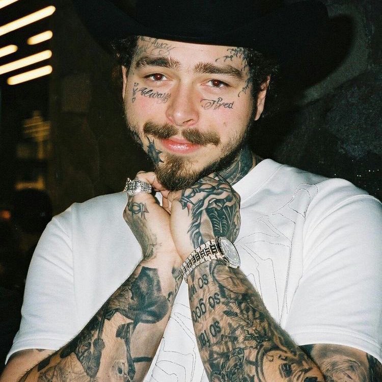 poponze's tweet image. Post Malone revelou que emagreceu 27 kg após parar de consumir refrigerante.

“Eu parei com o refrigerante. Refrigerante faz muito mal. É muito bom, mas faz muito mal”.