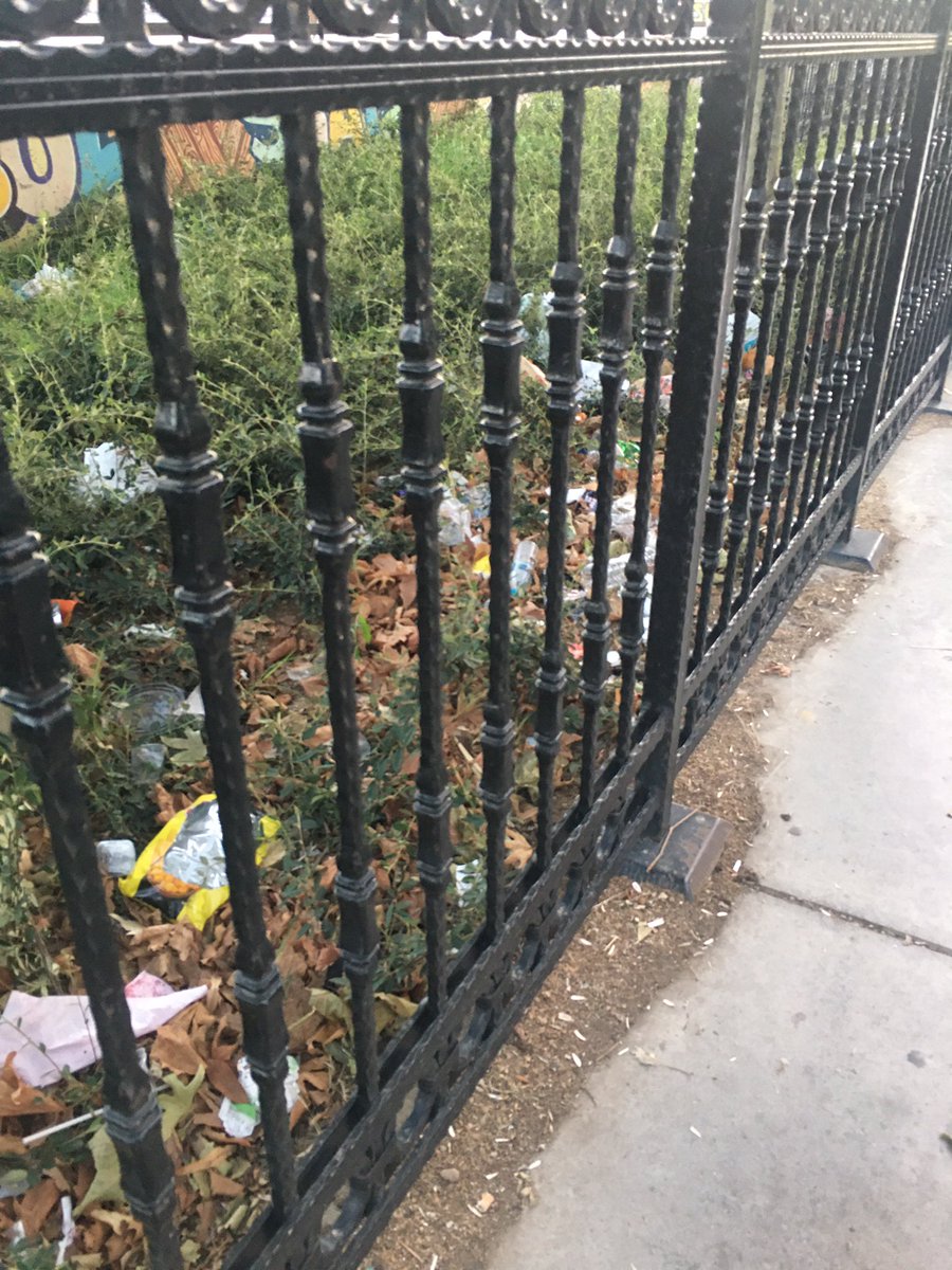 Evet, maalesef asıl suçlu olanlar, bu çöpleri atanlar ancak bunların eğitilmesi yakın gelecekte mümkün olmayacak. Bu yüzden, Maltepe sahil Orhangazi parkının bu kadar pis olması  kabul edilebilir değil. Temizlik ekipleri nerede acaba? <a href="/IBBcozummerkezi/">İBB Çözüm Merkezi</a> <a href="/istanbulbld/">İstanbul Büyükşehir Belediyesi</a> <a href="/ekrem_imamoglu/">Ekrem İmamoğlu</a>