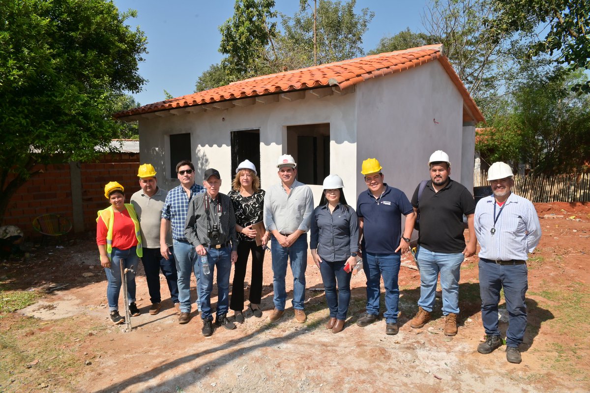 juancbaruja's tweet photo. Hoy visité el proyecto Comisión Vecinal Fracción La Paraguaya, donde se encuentran en ejecución viviendas para familias de Ypané. https://t.co/grStXhT35N