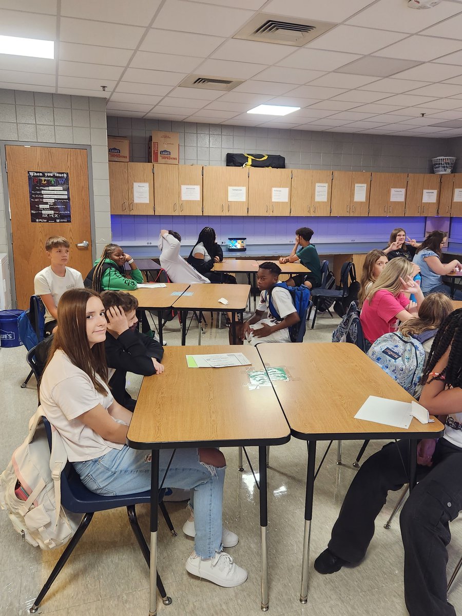 TJMSPatriots_'s tweet photo. We are having a great first day. We are excited to see our students back #BacktoJCSchools #TheTJWay https://t.co/fPlvnsFF1E