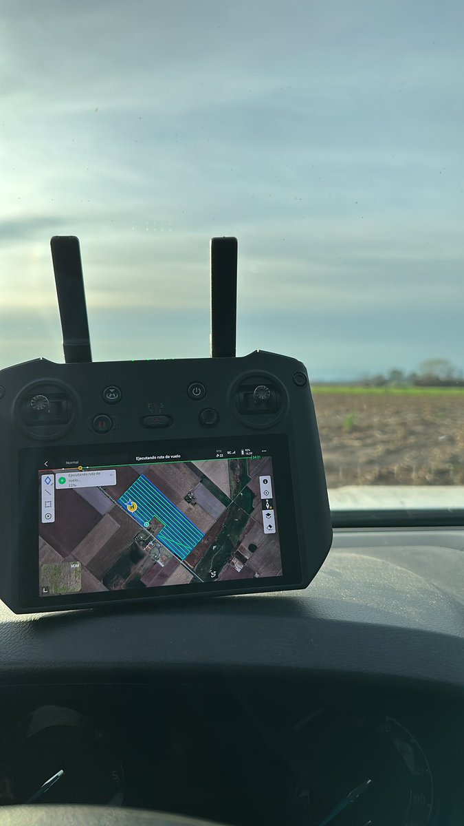 Preseeds_AgTech's tweet photo. Un feriado diferente hoy, nos tocó trabajar en Rojas, Pcia. De Buenos Aires, haciendo un vuelo para Manejo Selectivo de Malezas. 🌱
Por info con alguno de nuestros asesores a:
📧 Info@preseeds.com.ar
💻 https://t.co/wT6Q2T15EU https://t.co/IaeMjCZF0h