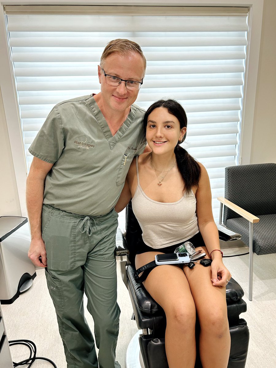 DrOvchinsky's tweet photo. All smiles this Monday Morning with Dr. O! 🙌🏼 Our patients here are so happy after getting their nose casts removed this morning! Stay tuned for their amazing before &amp; after results 👀 

#drovchinsky #plasticsurgeryofshorthills #rhinoplasty https://t.co/ac6xtFyiFL