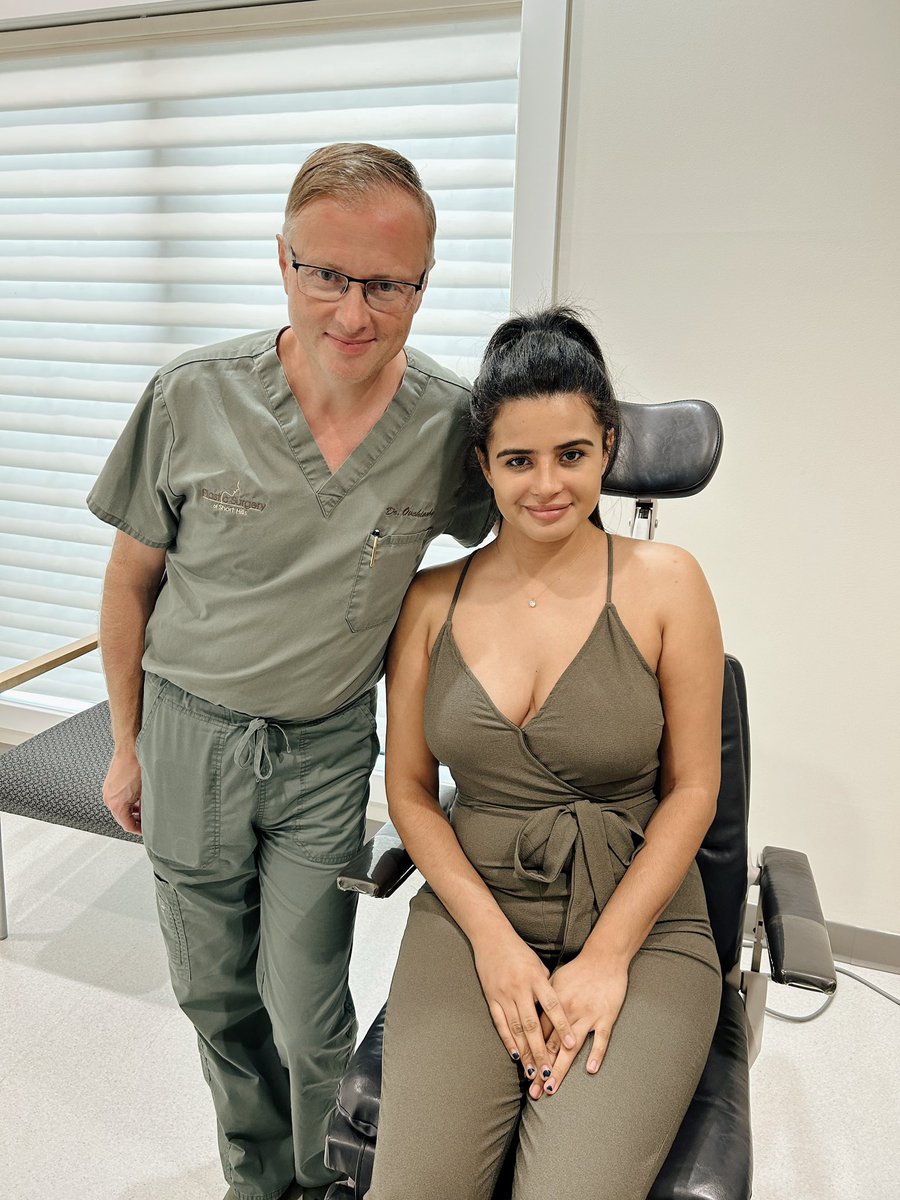 DrOvchinsky's tweet photo. All smiles this Monday Morning with Dr. O! 🙌🏼 Our patients here are so happy after getting their nose casts removed this morning! Stay tuned for their amazing before &amp; after results 👀 

#drovchinsky #plasticsurgeryofshorthills #rhinoplasty https://t.co/ac6xtFyiFL