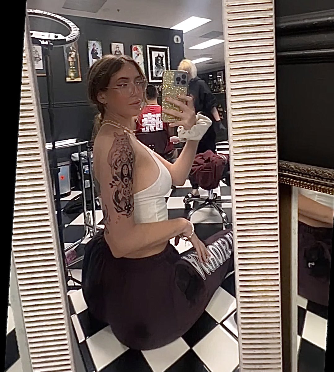 selenaelyse's tweet photo. but is your best friend also your tattoo artist? https://t.co/8OP4nsWwYb