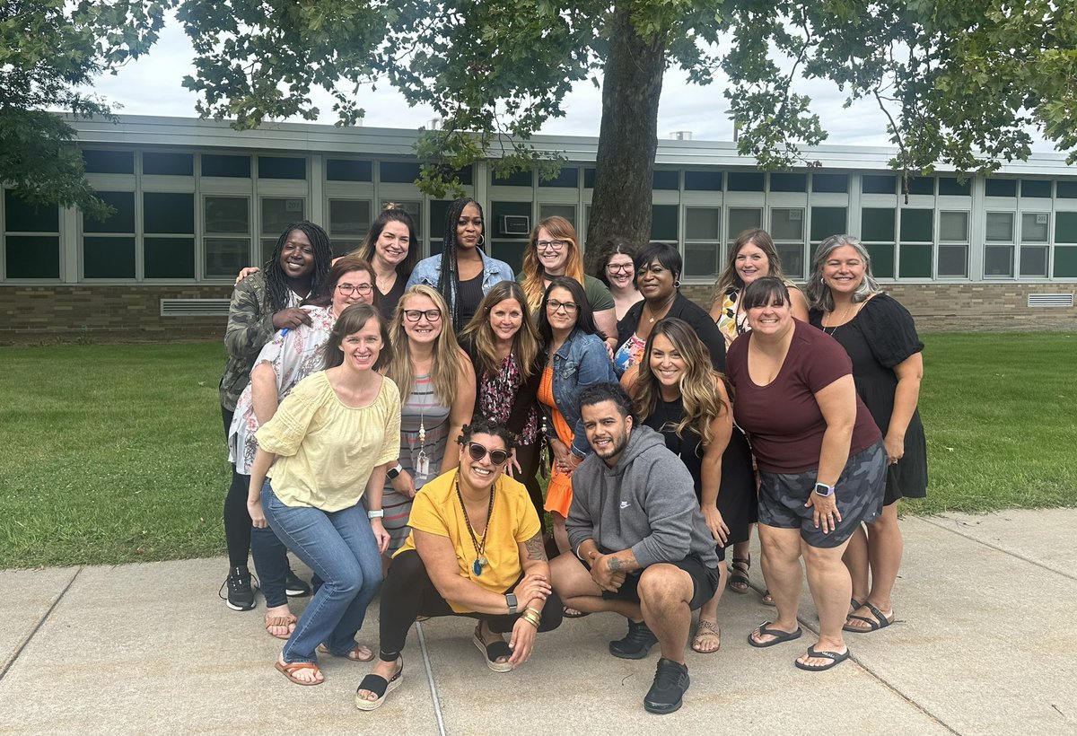 GCSDcommschools's tweet photo. This is us❤️❤️❤️ 2023-2024 @GreeceCentral Community Schools #BetterTogether @natcenterforcs https://t.co/diWQ0BtrXc