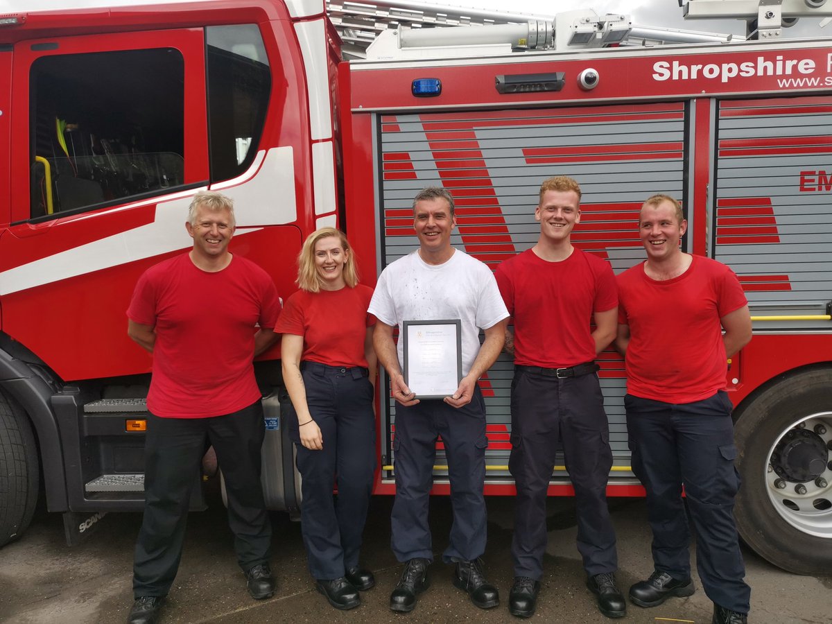 PerksSteve's tweet photo. Before and after pics of the On-Call BA team I joined in for the @shropsfire BA run off. The team were made up from @PreesFire_SFRS @SFRS_Oswestry &amp; @SFRS_Cleobury
Thank you to @FrsShrop for facilitating this run off and supporting teams.
#operationalcompetence 🚒🔥 https://t.co/6sSMB30DGv