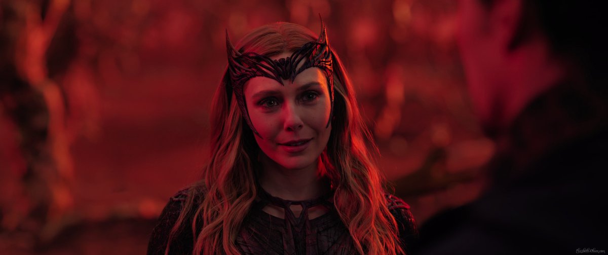 scarlazywitch's tweet photo. The Scarlet Witch owns the colour RED! https://t.co/751wi6wP23