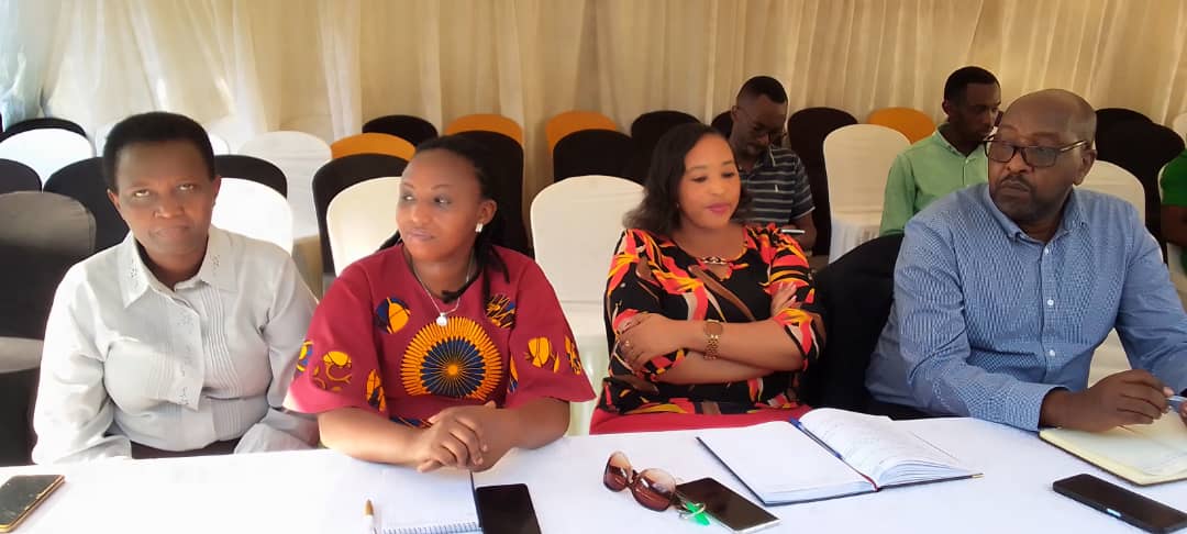 Abaturage bishimiye iki gikorwa ndetse banasaba ko cyajya gitegurwa kenshi  bityo n'ibibazo bihari bigakemurwa vuba  <a href="/RwandaLocalGov/">Ministry of Local Government | Rwanda</a>
<a href="/iassumpta/">INGABIRE Assumpta</a>
<a href="/PudenceR/">Pudence RUBINGISA</a> <a href="/umwigemepo/">UMWALI PAULINE</a> <a href="/ngangare1/">Mudaheranwa Regis</a>