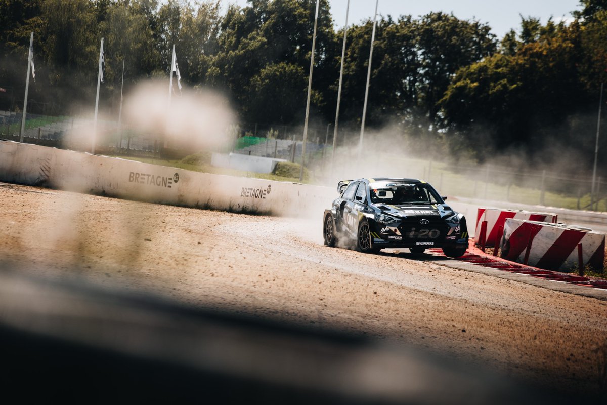 Sébastien Loeb tweet media