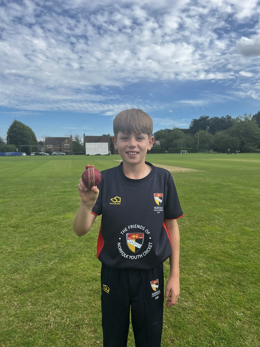 JSpinksPhoto's tweet image. Another brilliant performance from the @NorfolkCB U11 boys today against @TrentBridge @NottsCricket Norfolk posting 145 with a 97* from Finley Spinks, then bowling Notts all out for 57 with a fantastic 5-13-4 from Oscar Davies. Great team performance all round! @NorfolkFriends