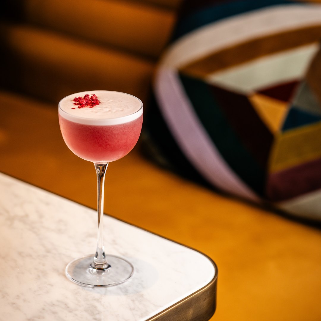 virginhotels's tweet image. It's your turn to set the vibe...before Summer slips away ✨🪩 Get Yours at Virgin Hotels #GetYours #VirginHotels
 virginhotels.com/summer/