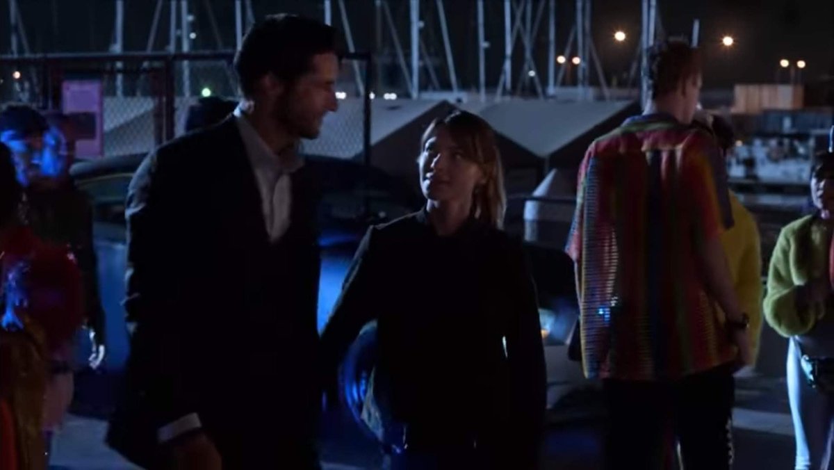 When it's been 3 years since they decided to have some subtle PDA #Luciferseason5