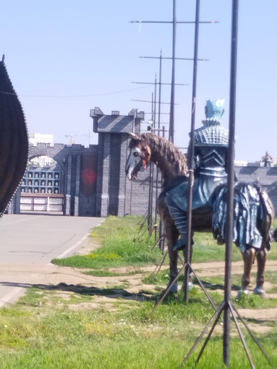 Vik1Viv's tweet photo. Meanwhile in Kazakhstan 🤣 @GameOfThrones  winter is coming to Astana 🤣 https://t.co/lPtdtt4Ko6