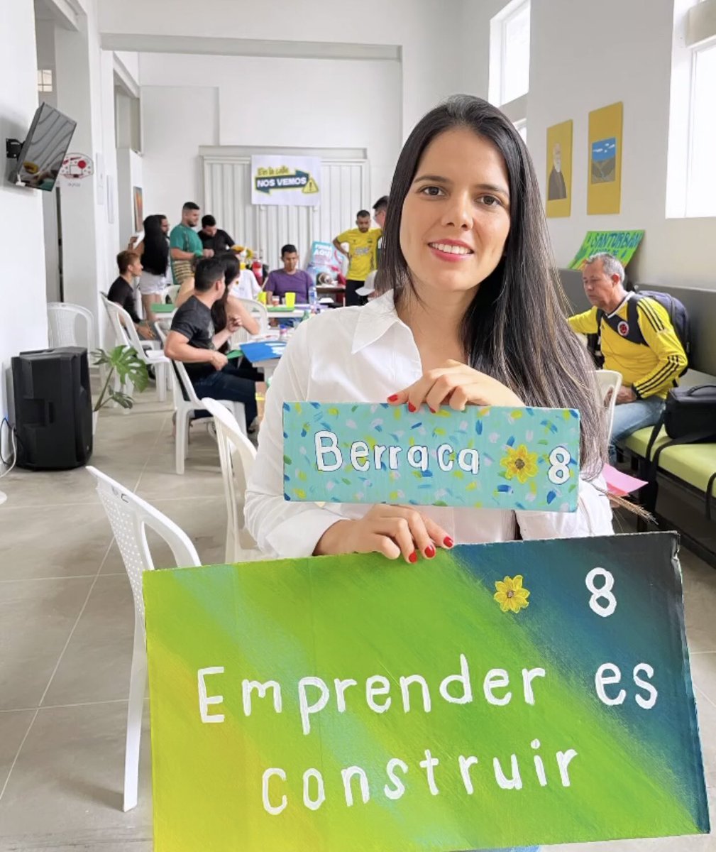 Palermo73's tweet photo. Saissa Duarte ha sido tan berraca en la vida que me llama toda la atención: conoce el tema de víctimas, del emprendimiento y de la mujer. Una agencia propia de sí misma. 

La necesitamos en el @concejobucara. Partido Verde #8. https://t.co/C5S9B9BpFx