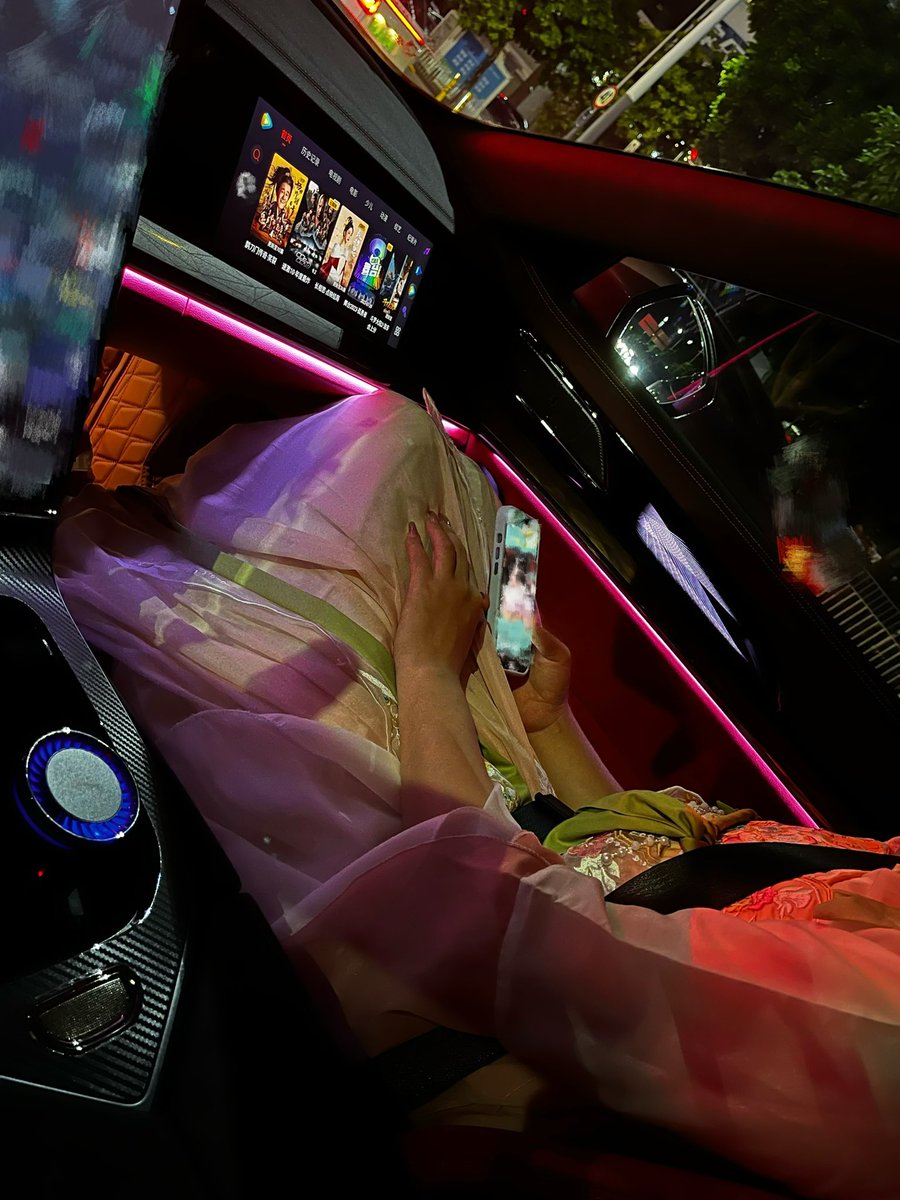 今天带有皮肤加成😋