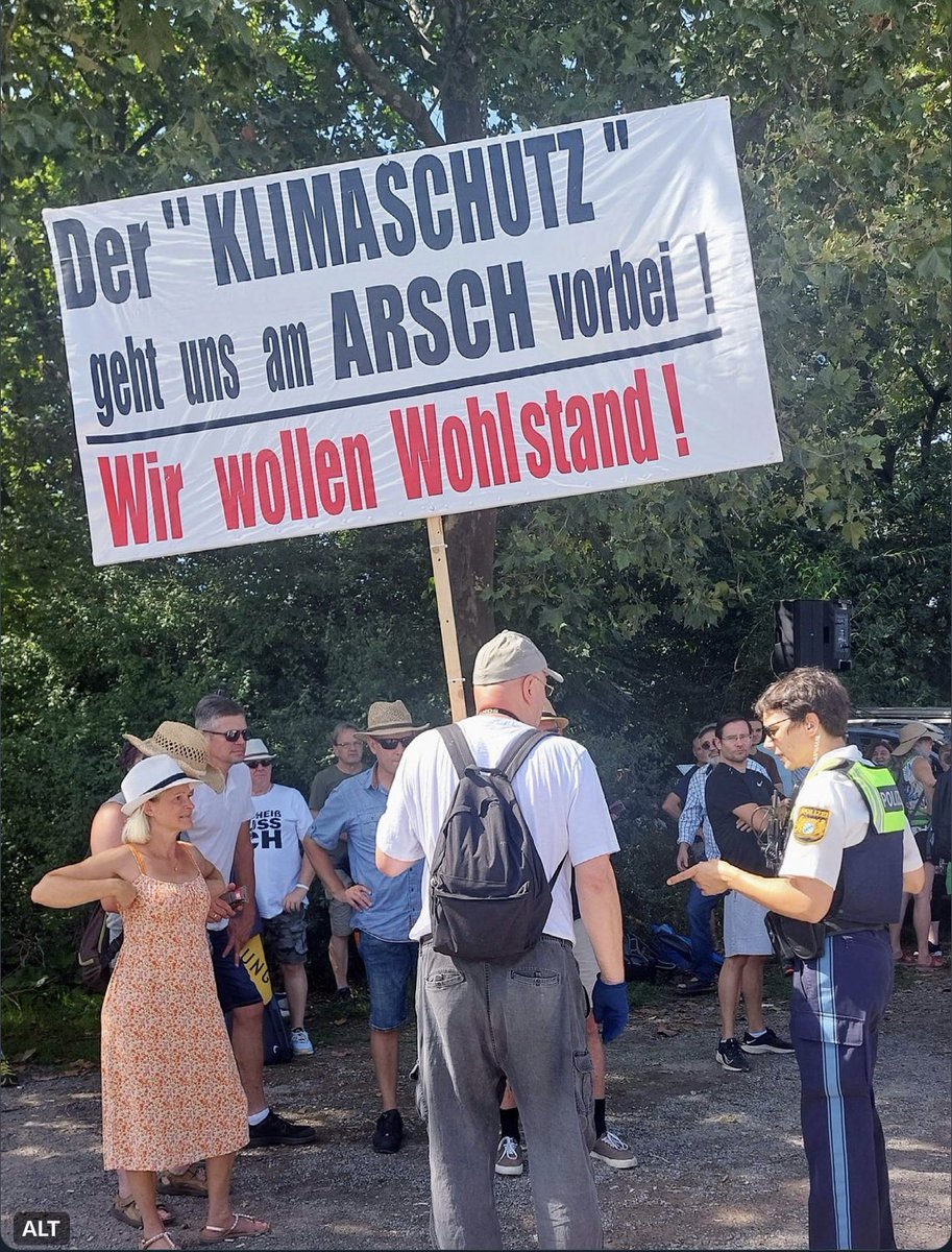 Hoellenaufsicht's tweet photo. Ganz harte Wahrheit incoming: Wer Wohlstand will, muss leider für Klimaschutz sein <3 https://t.co/vErLCRxB2A