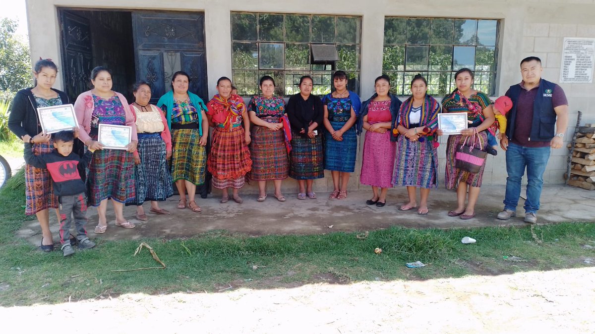 Cada 2 años, los líderes comunitarios cambian. Como parte de las acciones que los #COCODES realizan, el abordaje del tema #SAN a través de las COCOSANES es importante. En la comunidad de Chuijomel  Sta. Lucía Utatlan se realiza el proceso de transición. #GCNN #SAN