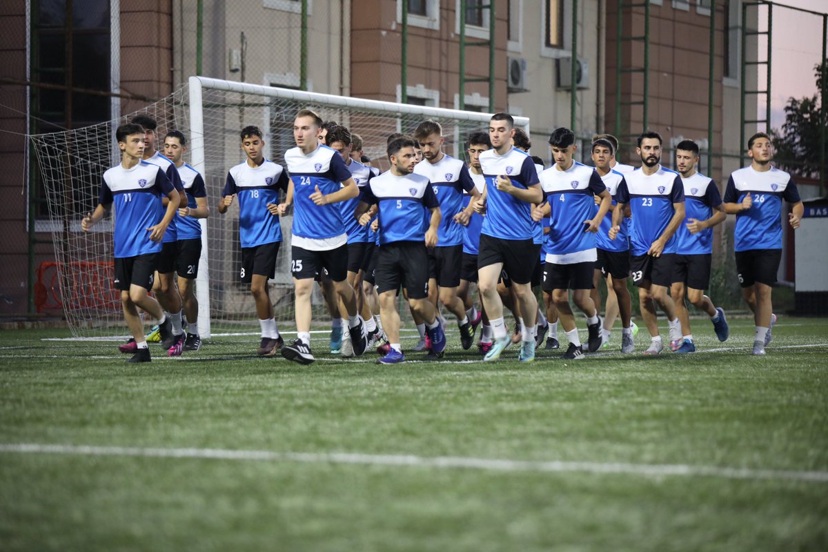 Süper Amatör Ligi’nde mücadele edecek olan Erenlerspor’umuzun idmanını ziyaret ettik.

Yeni sezonun Erenlerspor’umuza ve tüm takımlarımıza hayırlı olmasını diliyorum.