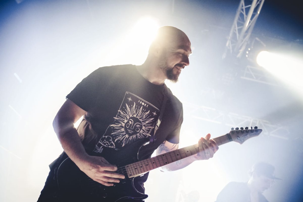 InMuneBand's tweet photo. ...hoy mi cielo es tu infierno
Pero todo puede cambiar...
@inmuneband
@inmunelyrics
🎸#RamónGulin @lasonrisadeeric
📷 @rubialesphotography
#guitarrista #guitarrock #guitarlead #rockband
#morti #inmune #mortioficial
#morti_inmune #inmuneband #rockenvivo https://t.co/ktO0u2IYSz