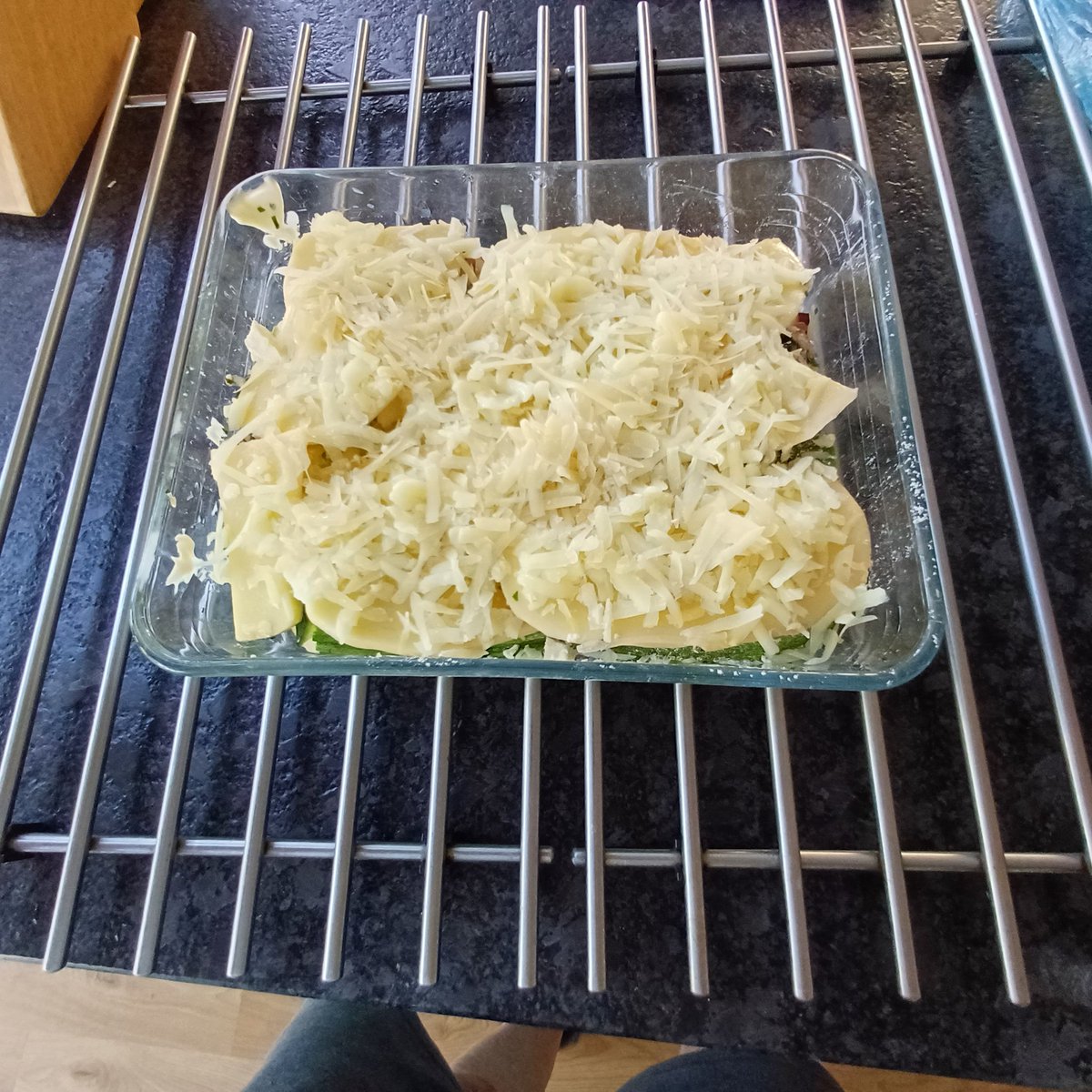 doughtagnan's tweet image. Mad dogs and English men go out weeding in the midday sun. Boy, I have been looking forward to this @CamdenBrewery Hells! Whilst my #cretan #boureki bakes.