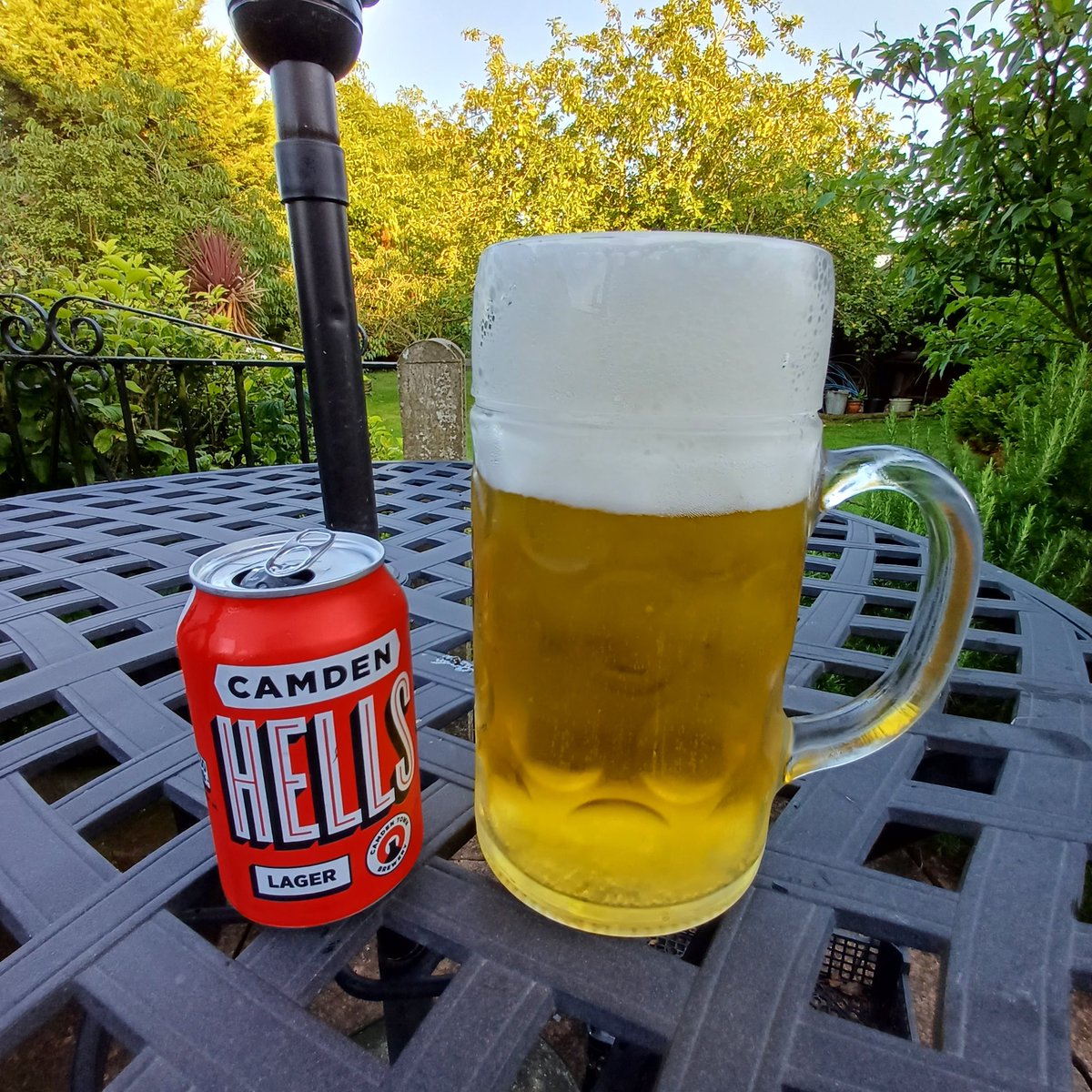 doughtagnan's tweet image. Mad dogs and English men go out weeding in the midday sun. Boy, I have been looking forward to this @CamdenBrewery Hells! Whilst my #cretan #boureki bakes.