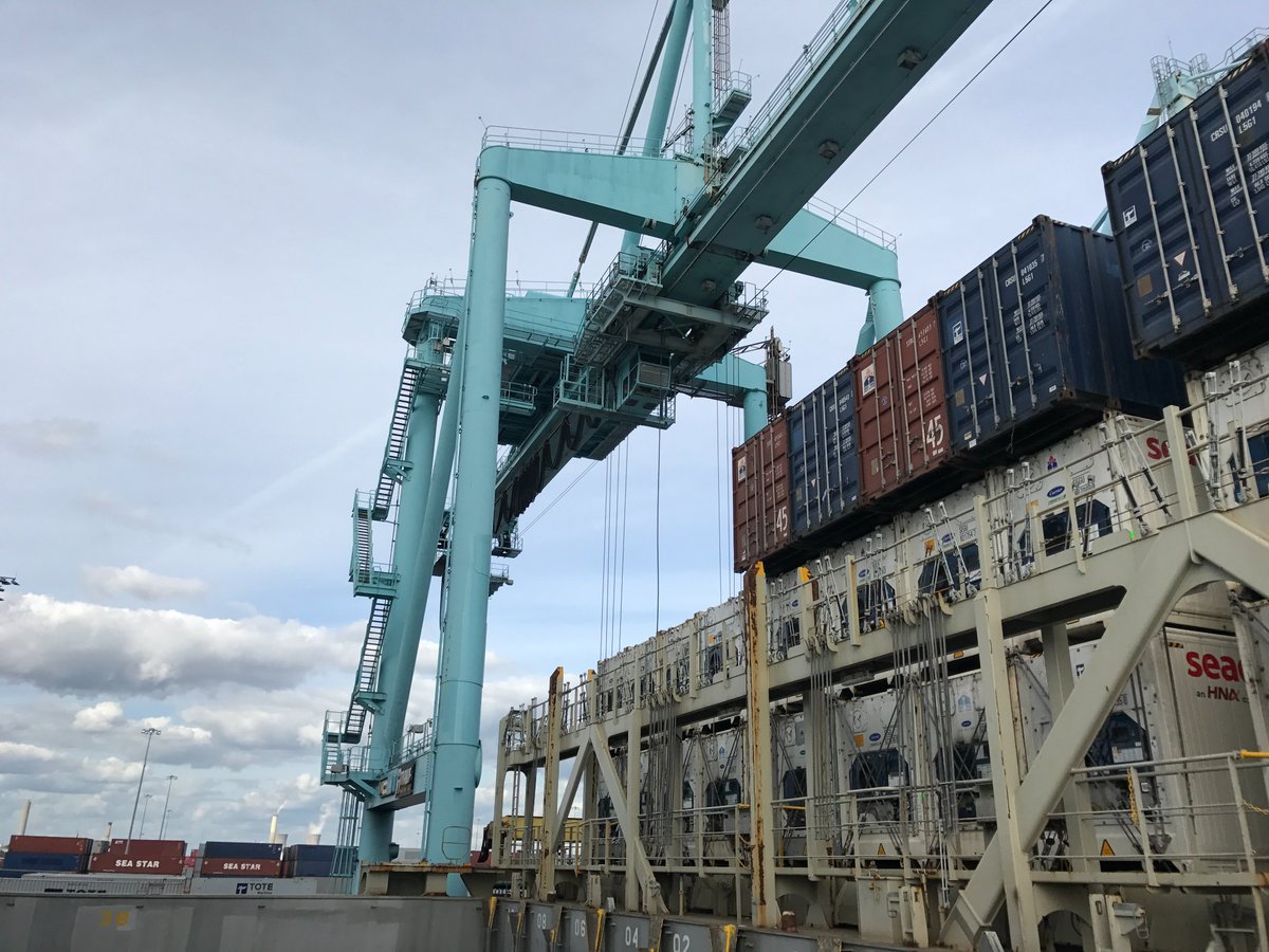 Happy #MaritimeMonday at @JAXPORT 🚢

Aqua Gulf's global partnerships and leading volume enable our team to offer the most flexible shipping schedule with highly competitive rates. Learn more: aquagulf.com/ocean

#oceanshipping #logistics #supplychainsolutions