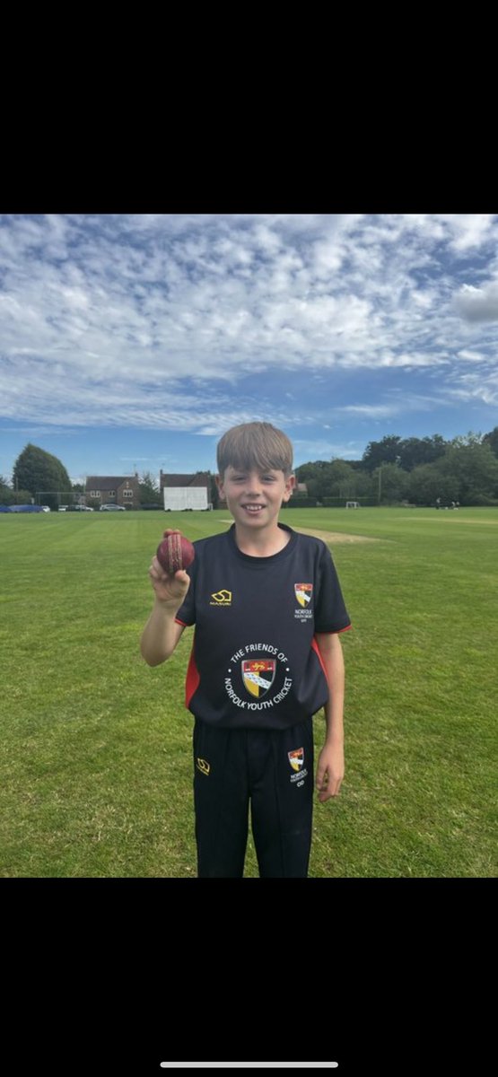 limlam04's tweet image. Typical the day I’m not there he gets his maiden 5 wicket haul against Notts 

Proper proud of this lad 

Well bowled the boy