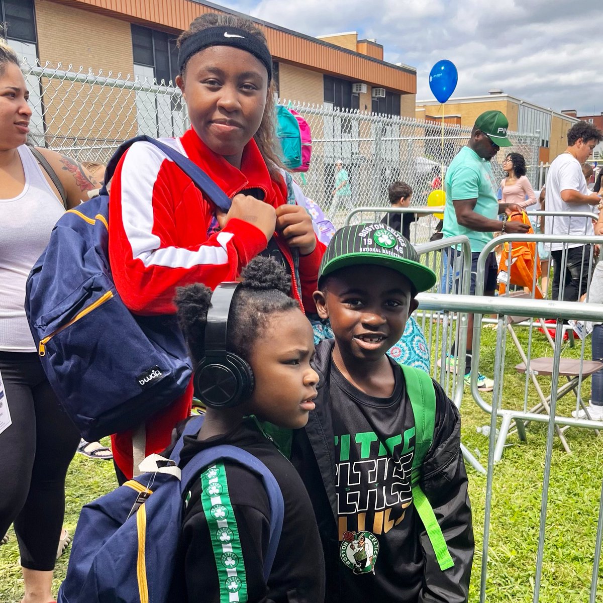 c2cboston's tweet image. We&apos;re getting young students #ReadyforLearning in Holyoke! Saturday we distributed over 1,000 backpacks to kids at @hpsholyoke&apos;s back-to-school event, which included water slides, laser tag, and much more summer fun! ✏️📚  #backtoschool #Holyoke #students