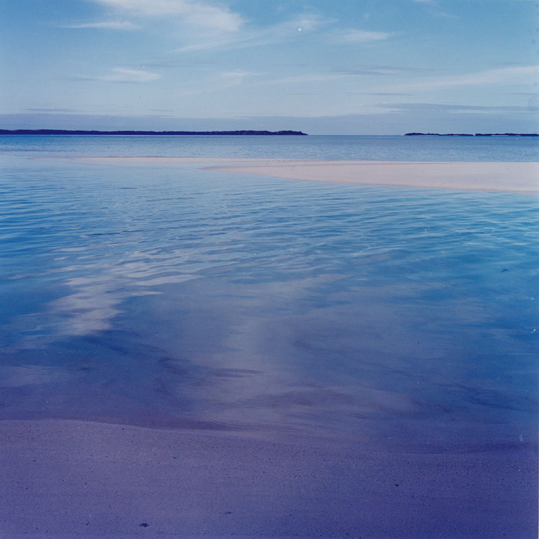 FineArtPointcom's tweet photo. 📸 🎞️ #analogphotography #darkroom 💫 #LimitedEdition #rolleiflex 
#frenchpolynesia Motu swimming pool in #Raivavae by @DecoorneG✨
👉 https://t.co/GoV1BWmiUi

#group6x6 #filmphotography #GrainIsGood #IStillShootFilm #ShootMoreFilm #oldcamera #ポリネシア #フィルム #フィルムカメラ https://t.co/A9MsLAPA2a