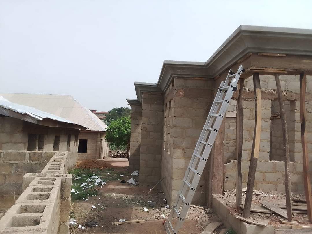 Maxirress's tweet photo. Polystyrene parapet installation at Gbopa, Ologunerun Ibadan, Oyo state https://t.co/d1pgDbnAkB