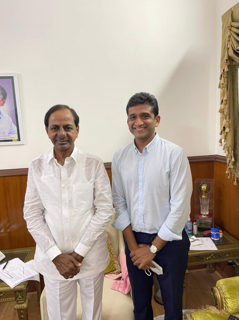 drsanjayBRS's tweet photo. My sincere thanks to our honorable party president Sri KCR garu for nominating me as the candidate for Korutla constituency. With the support of our selfless and hardworking cadre, we assure you that we will live up to your expectations. 
Let us all work towards #HattrickCM KCR. https://t.co/nirN4iWvVR