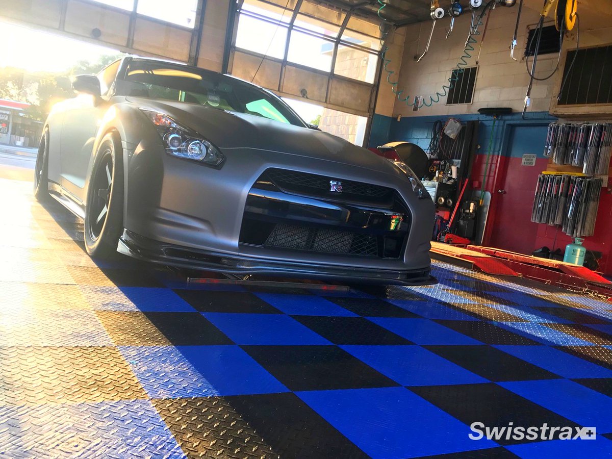 Swisstrax's tweet image. Garage floors that are easy to clean and built to last. That&apos;s Swisstrax!

Design your custom garage flooring here: bit.ly/3rDmkWB

#garage #modularflooring #garagemakeover #commercialgarage