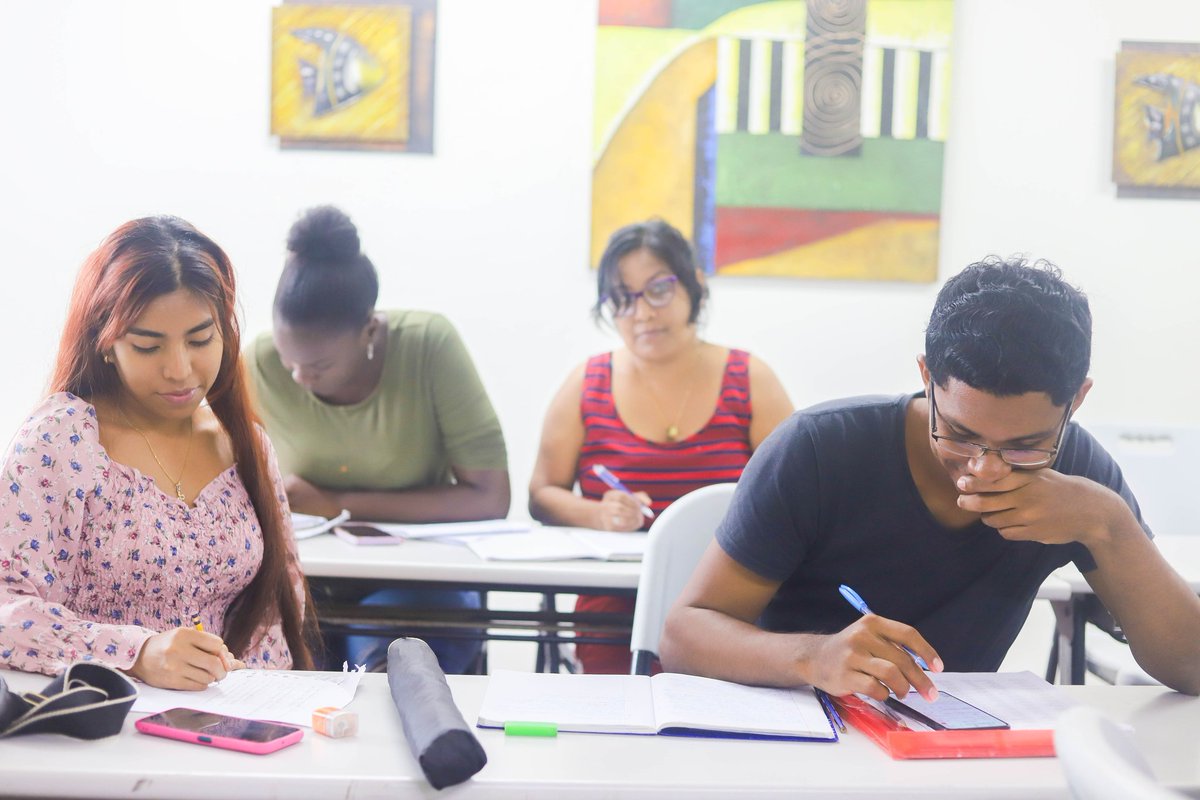 Arrancamos con el curso de inglés intermedio de INADEH. Estamos brindando la oportunidad a jóvenes y adultos de San Miguelito para que continúen capacitándose y puedan tener acceso al mercado laboral.