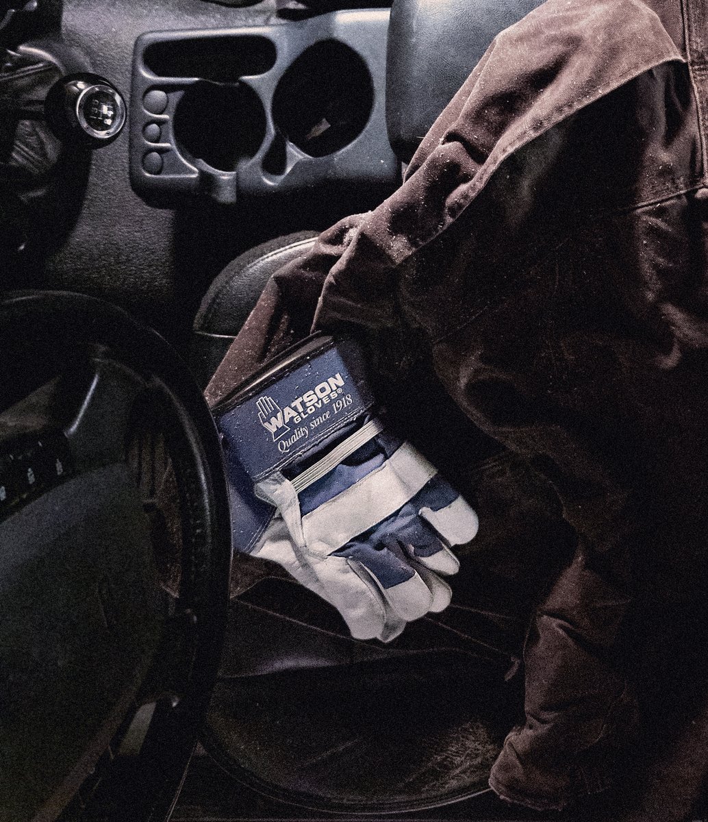 WatsonGloves's tweet photo. 'Buffalo Bill' might not be the belle of the ball, but with rugged buffalo leather, it's built to knuckle down and get the job done ๐๐ https://t.co/Voo8GWqMq6
#WatsonGlove #ClassicCombos #BuiltTough #NoNonsenseWork #WesternWear #RanchWear #RuggedWorkwear https://t.co/U4BLeQONIj