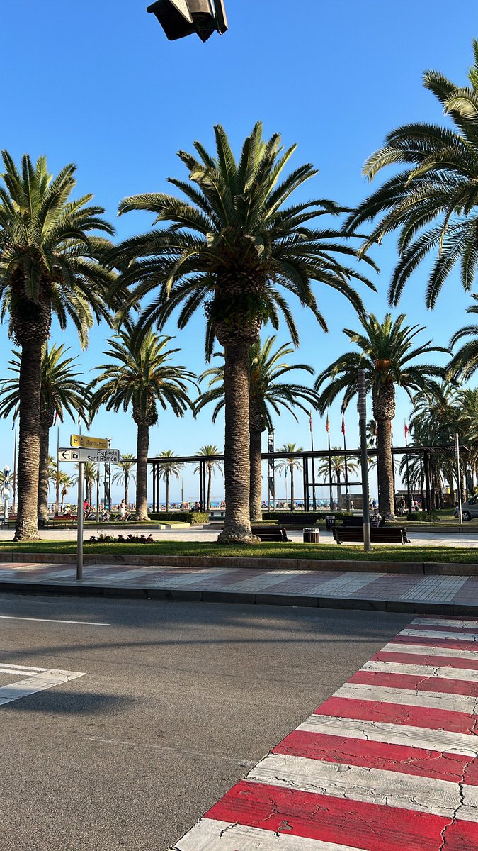 axelina__'s tweet photo. miam salou https://t.co/4NUqxeYFqn