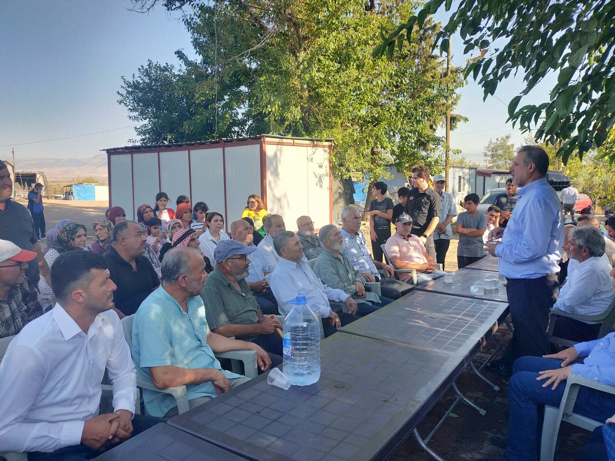 AK Parti Gaziantep Milletvekilimiz Sayın <a href="/irfancelikaslan/">İrfan Çelikaslan</a>, İl Teşkilat Başkanımız Sayın Ahmet Doğan ve İl Teşkilatı, Belediye Başkan Vekilimiz Sayın Yakup Bahar ve ilçe teşkilatımız ile birlikte Çakmak ve Noğaylar mahallemizi ziyaret ettik.
